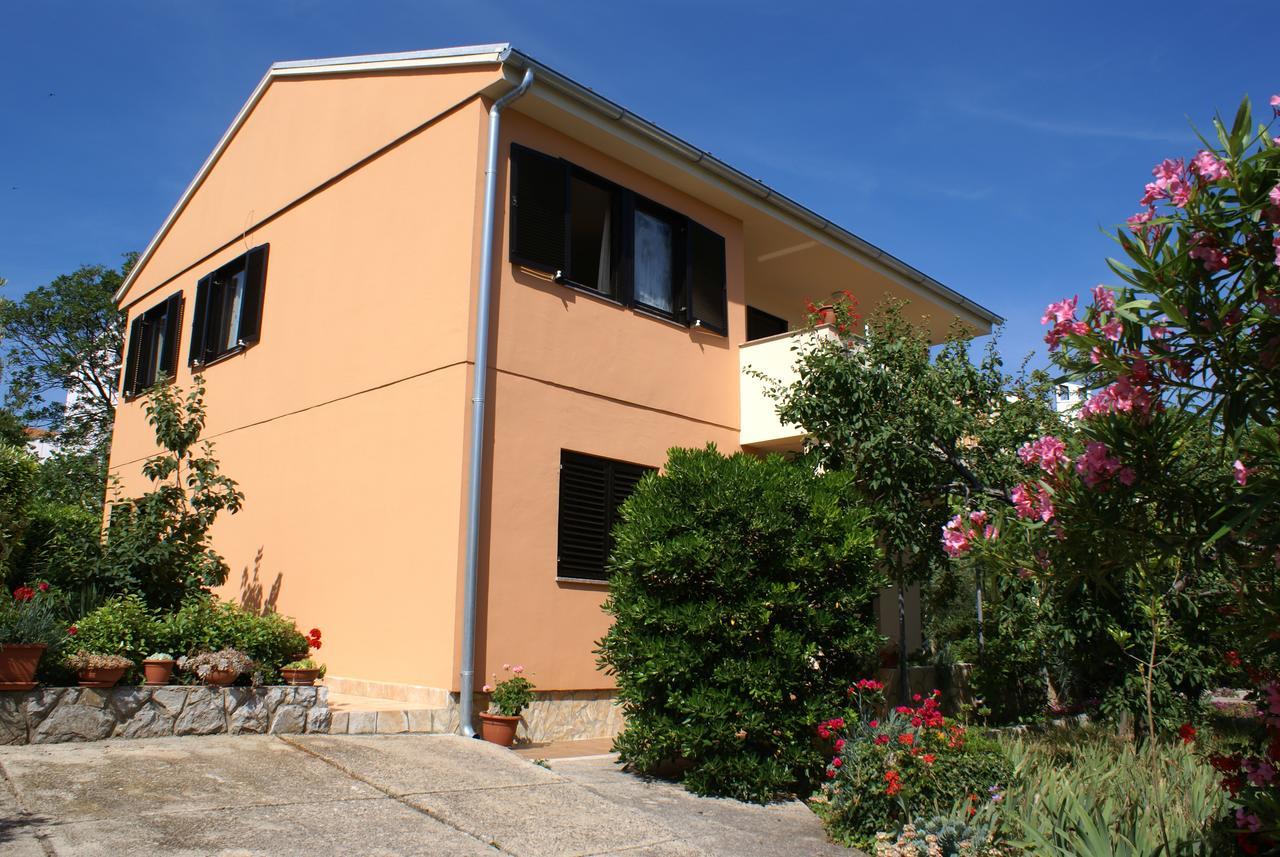 Apartment Ana M Кърк Екстериор снимка