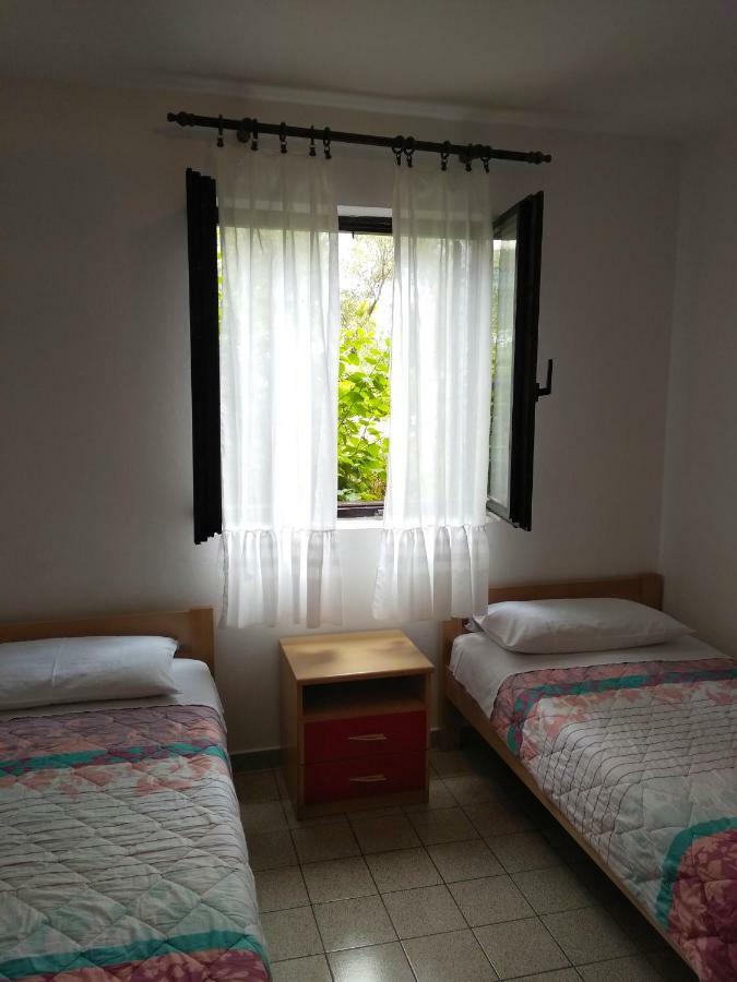 Apartment Ana M Кърк Екстериор снимка